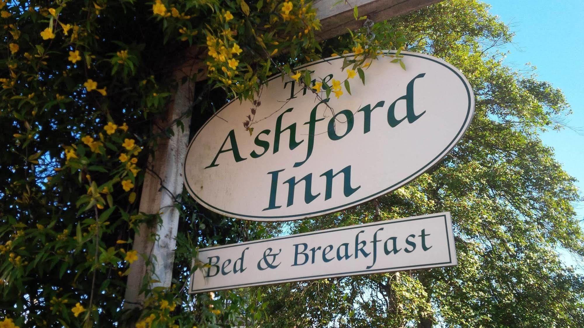 The Ashford Inn Clinton Экстерьер фото
