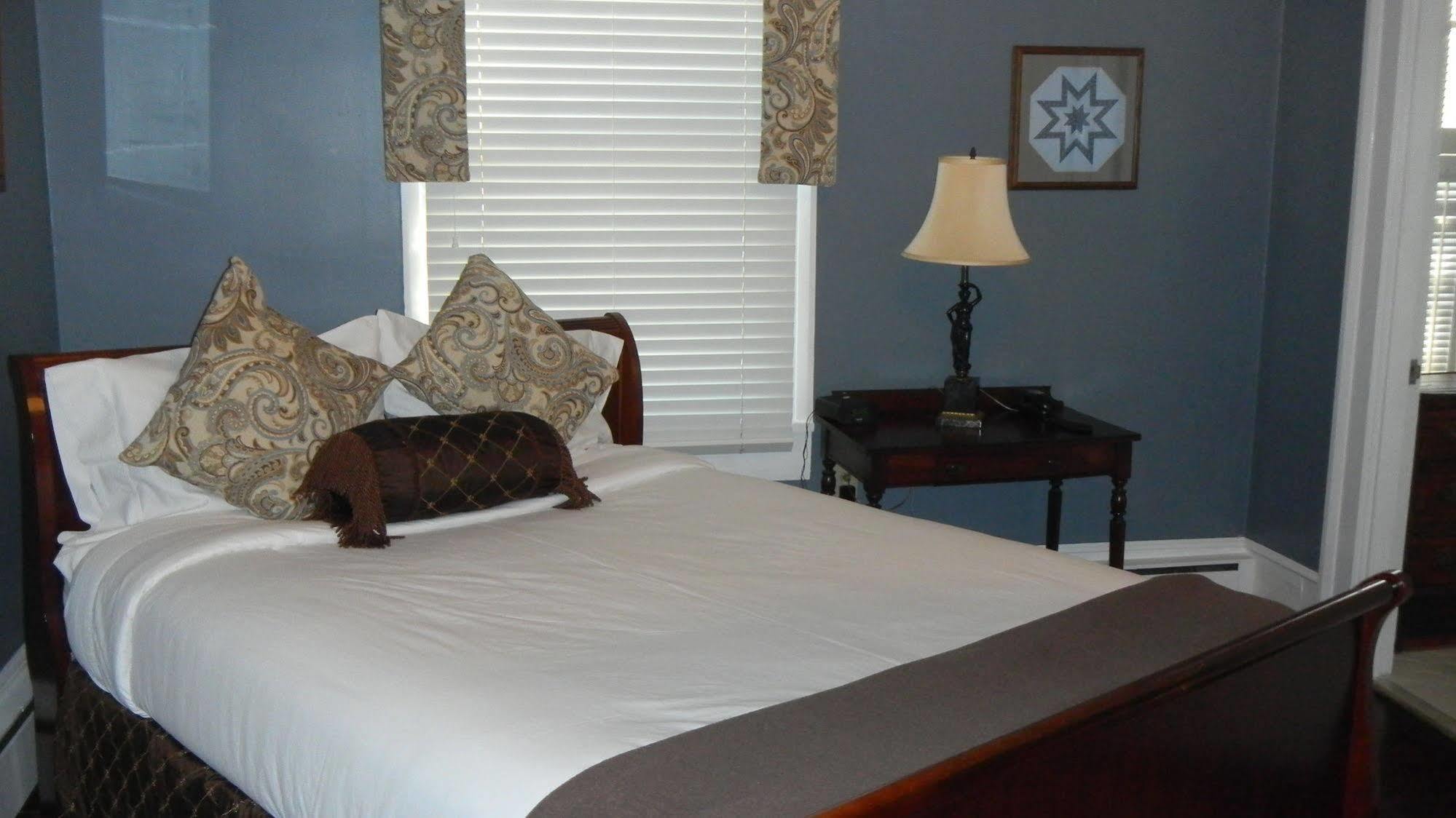 The Ashford Inn Clinton Экстерьер фото