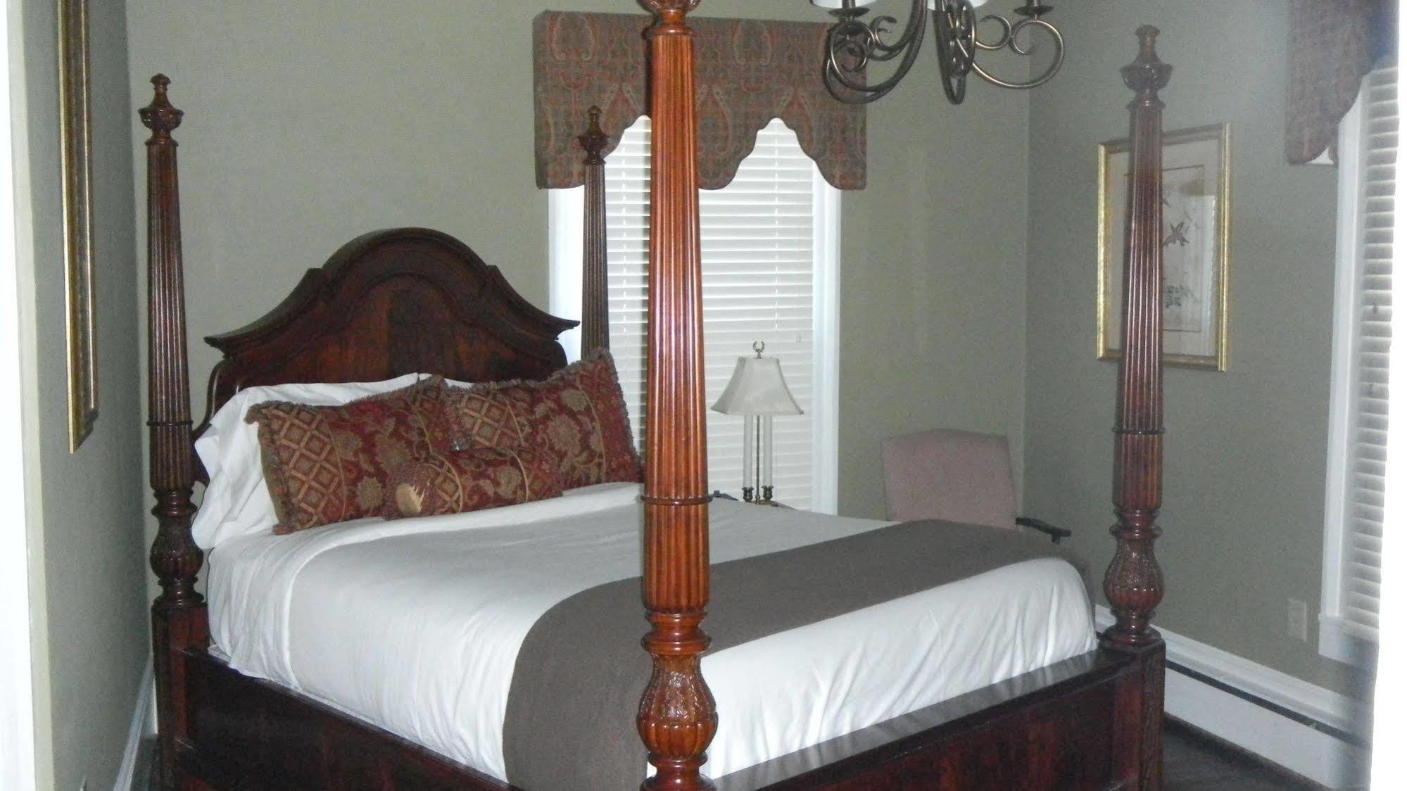 The Ashford Inn Clinton Экстерьер фото