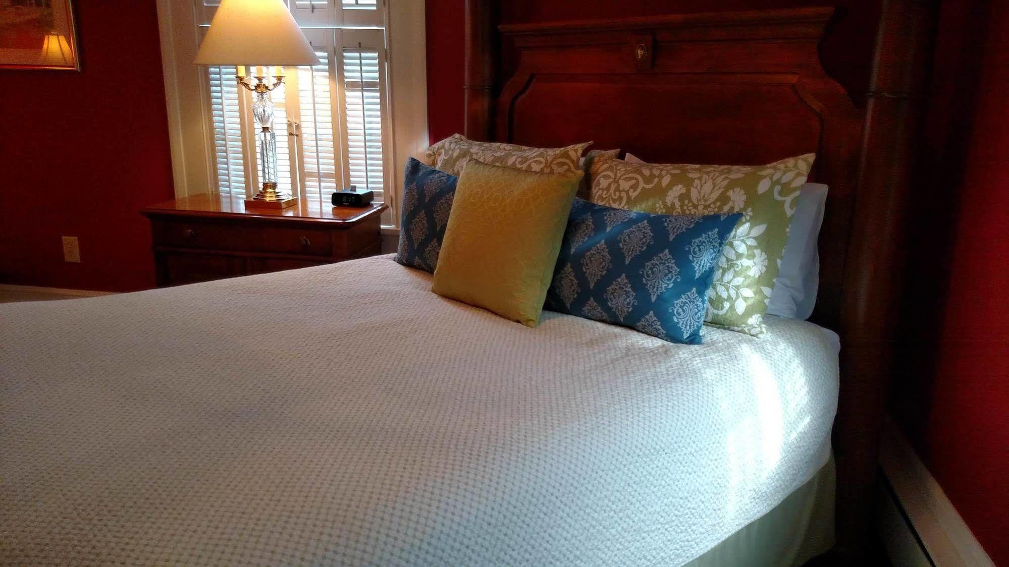 The Ashford Inn Clinton Экстерьер фото