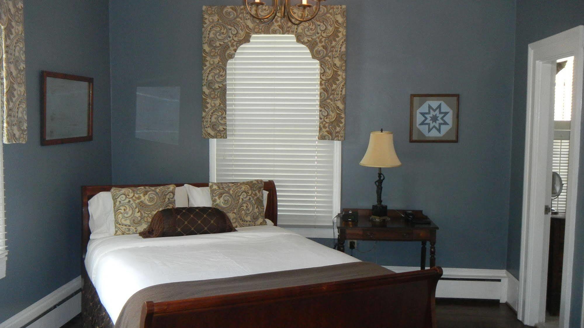 The Ashford Inn Clinton Экстерьер фото
